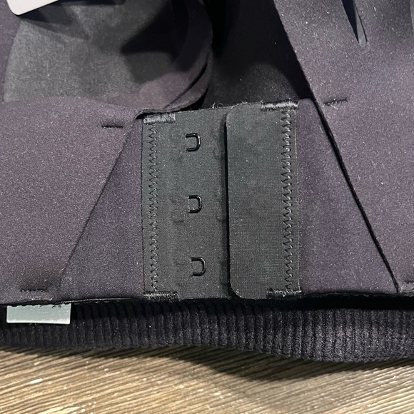 NWT! Lululemon AirSupport Black Ultralu Sports Bra 38C Running Support stretch - Picture 9 of 16